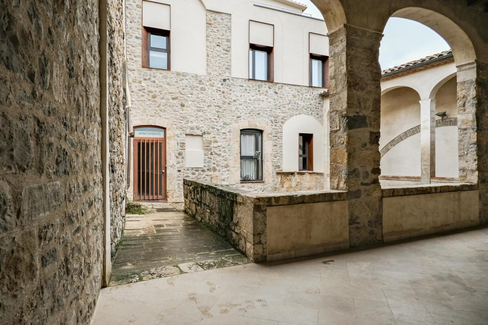 Can Cintet 1 Apartamento En La Plaza De 베살루 외부 사진
